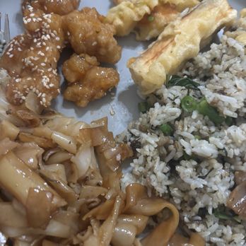 Nature Vegetarian Restaurant - Veggie Beef Chow Fun / with no meat - Vegetarian Near Me - Oakland, California Nature Vegetarian Restaurant - Veggie Beef Chow Fun / with no meat - Vegetarian Near Me - Oakland, California