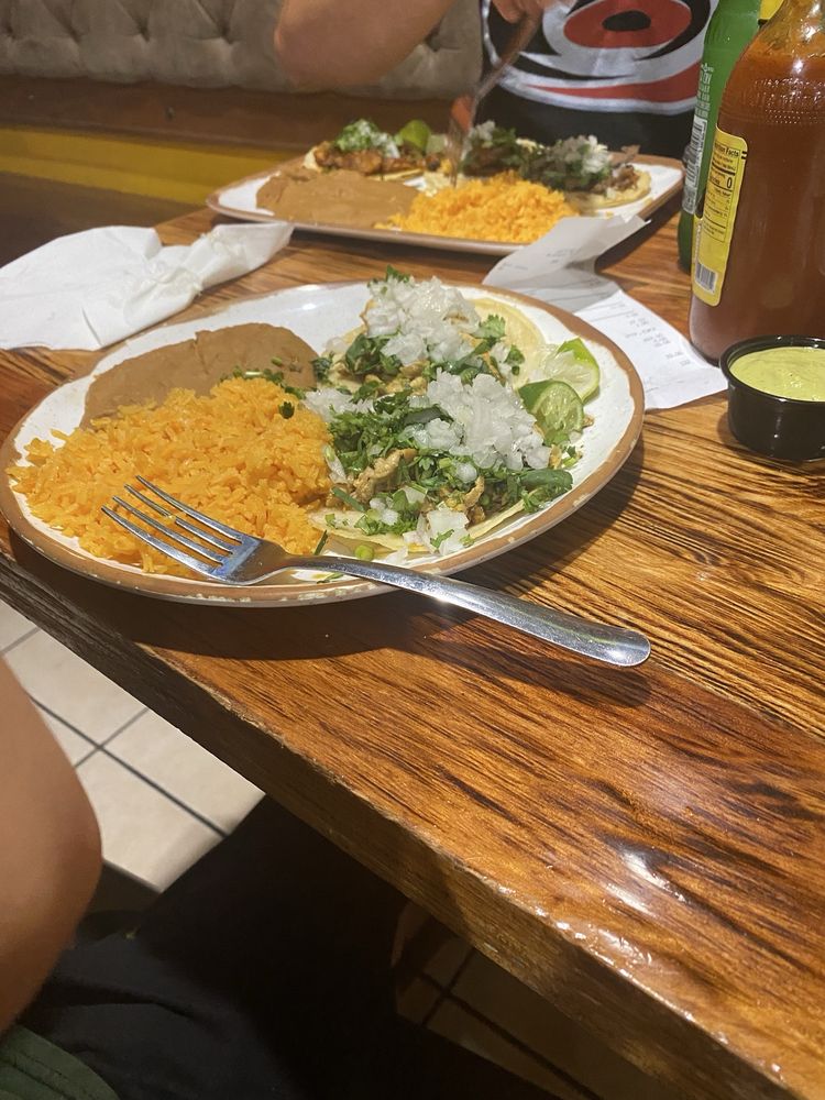 Los Portales Taqueria 3