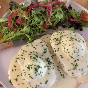 Over Easy - potato n egg plate with no bacon and salad as the side. - Breakfast & Brunch Near Me - Kailua, Hawaii