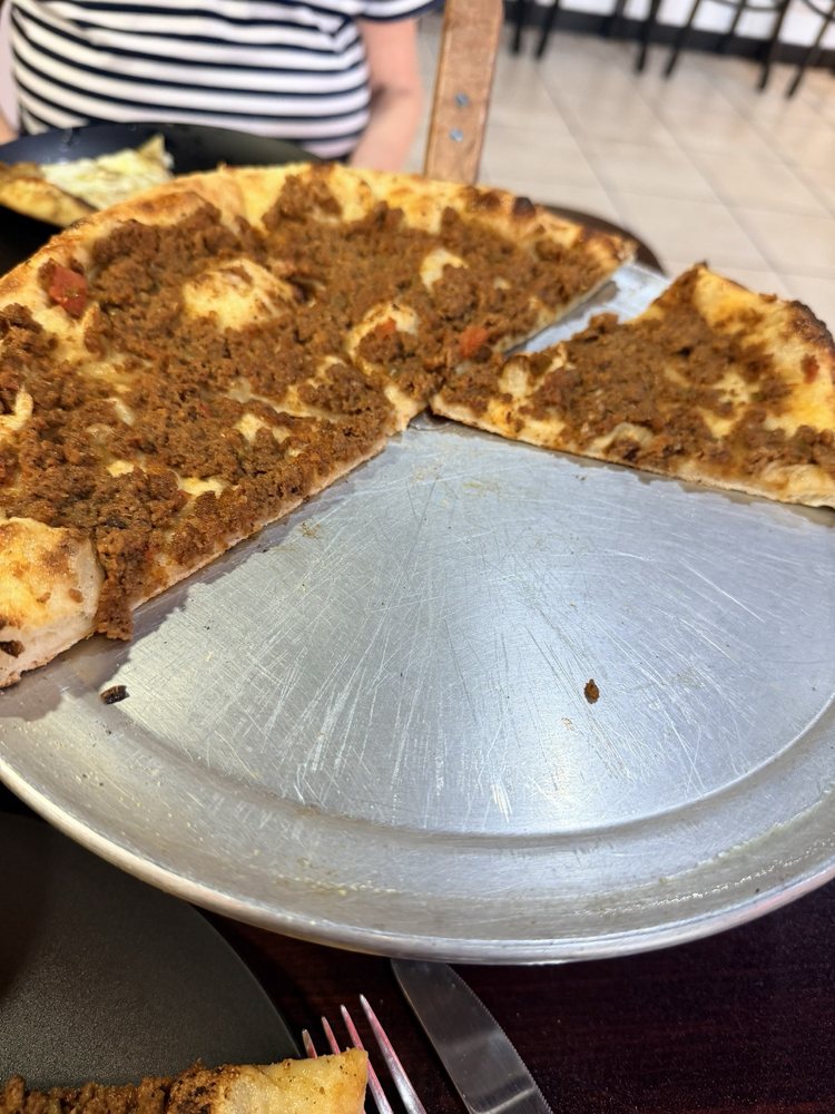 Ya Habibi Slice and Spice Logo