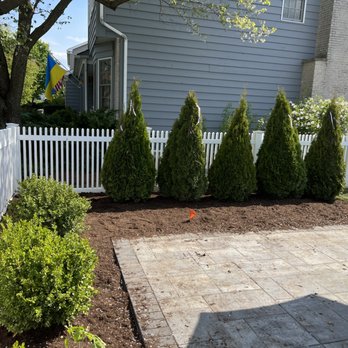 Gm Landscaping and Snow Removal - a white picketed fence - Landscaping Near Me Gm Landscaping and Snow Removal - a white picketed fence - Landscaping Near Me