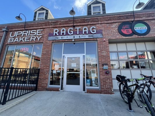 Ragtag Cinema by null