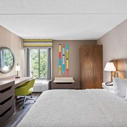 Hampton Inn Cleveland-Westlake - Guest room