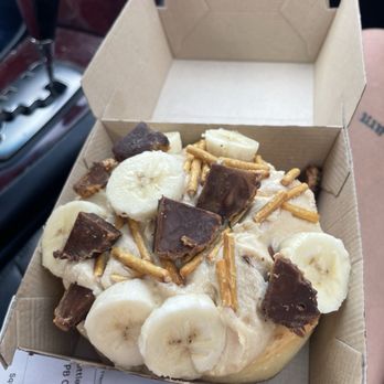 Cinnaholic - Shake, Rattle & Roll - Bakeries Near Me - Des Moines, Iowa