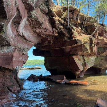 Apostle Islands Rustic Makwa Den - So gorgeous! - Rafting/Kayaking Near Me - Bayfield, Wisconsin