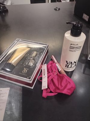 Emerald Square Mall by null