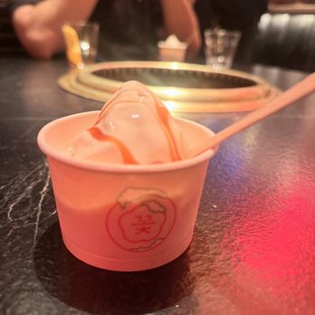 Cote - Vanilla ice cream drizzled with Carmel sauce - Steakhouses Near Me - Las Vegas, Nevada Cote - Vanilla ice cream drizzled with Carmel sauce - Steakhouses Near Me - Las Vegas, Nevada
