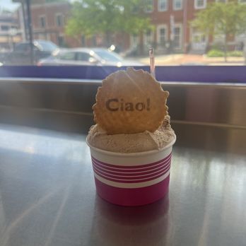 Ciao Cafe - Medium gelato with a cookie - Gelato Near Me - Delaware, Ohio