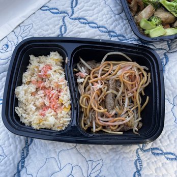 Wok In Cafe - Beef "lo mein" with "fried" rice. The most bland thing ever. - Chinese Near Me - Redlands, California
