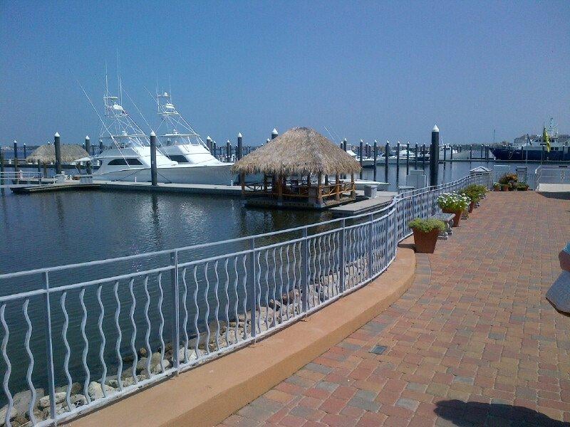 Pelican Rest Marina Logo