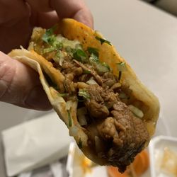 Taqueria El Cazador - A beautiful birria taco