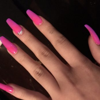 Lux Nail - Nail Salons Near Me - Chicago, Illinois