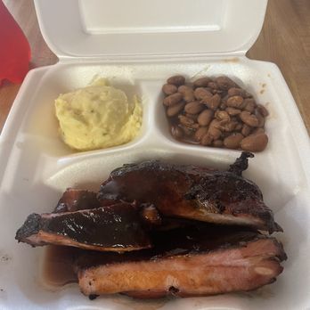 Mama & Papa B's Bar-BQ - Rib plate - Barbeque Near Me - Waco, Texas