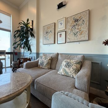 George’s Coffee At 121 - Seating by the front - Coffee & Tea Near Me - Melissa, Texas George’s Coffee At 121 - Seating by the front - Coffee & Tea Near Me - Melissa, Texas