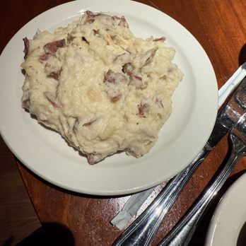 Harper's Restaurant - Garlic mashed potatoes - American Near Me - Greensboro, North Carolina Harper's Restaurant - Garlic mashed potatoes - American Near Me - Greensboro, North Carolina