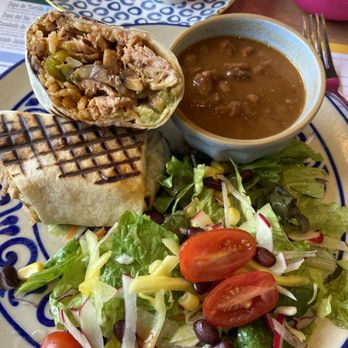 Guaca & Molé - Burrito plate - Mexican Near Me - Dollard-des-Ormeaux, Quebec