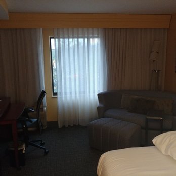 Courtyard by Marriott Waldorf - King room desk and lounge area - Hotels Near Me - Waldorf, Maryland Courtyard by Marriott Waldorf - King room desk and lounge area - Hotels Near Me - Waldorf, Maryland