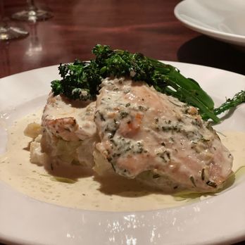 The Tulip Bistro & Bar - Chicken, garlic mashed potatoes and broccolini - Desserts Near Me - Lexington, Kentucky The Tulip Bistro & Bar - Chicken, garlic mashed potatoes and broccolini - Desserts Near Me - Lexington, Kentucky