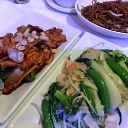 Karen's Unicorn - Fried noodle is my best recommend mixed vegitables like mixed cantonnese style Kong Bao Chicken - a little bit spicy with crisppy peanut