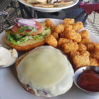Gallo's Kitchen + Bar - Burger and tots - Italian Near Me - Columbus, Ohio