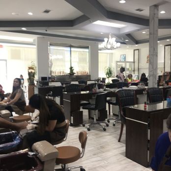 Lush Nail Bar - Interior - Nail Salons Near Me - Fayetteville, Georgia