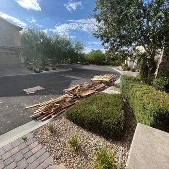 Champion Movers - We had to spend 3 next hours to clean the wooden crate and all the plastic bags and cardboard left. - Movers Near Me - North Las Vegas, Nevada