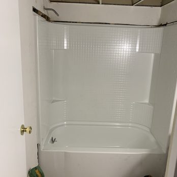 PLS Property Maintenance - a bathtub in a bathroom - General Contractors Near Me PLS Property Maintenance - a bathtub in a bathroom - General Contractors Near Me