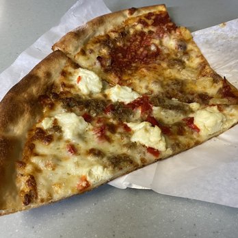 The Friendly - Garlic and ricotta - Pizza Near Me - San Diego, California