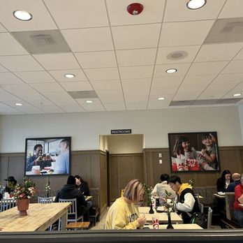 Chick-fil-A - Inside - Fast Food Near Me - Oakland, California Chick-fil-A - Inside - Fast Food Near Me - Oakland, California