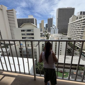 Queen Kapiolani Hotel - City view room 806 - Hotels Near Me - Honolulu, Hawaii Queen Kapiolani Hotel - City view room 806 - Hotels Near Me - Honolulu, Hawaii