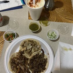 Lonchera El Pichon - This is the food you want!