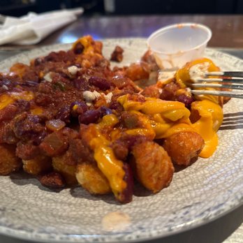Shady Grove - Vegan Chilli cheese sweet potato tots - American Near Me - Pittsburgh, Pennsylvania
