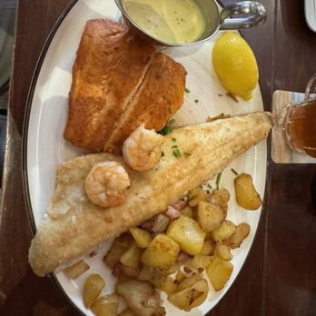 Fisch & Meer - Fisch und Meer Platte für 28,90 € - Seafood Near Me - Lübeck, SH
