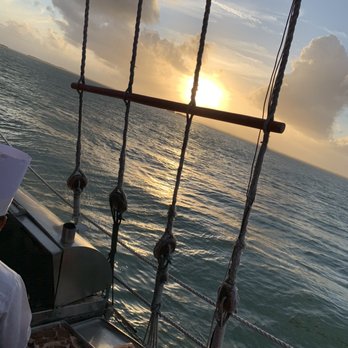 The Colombus Lobster Dinner Cruise - Tours Near Me - Cancún, ROO The Colombus Lobster Dinner Cruise - Tours Near Me - Cancún, ROO