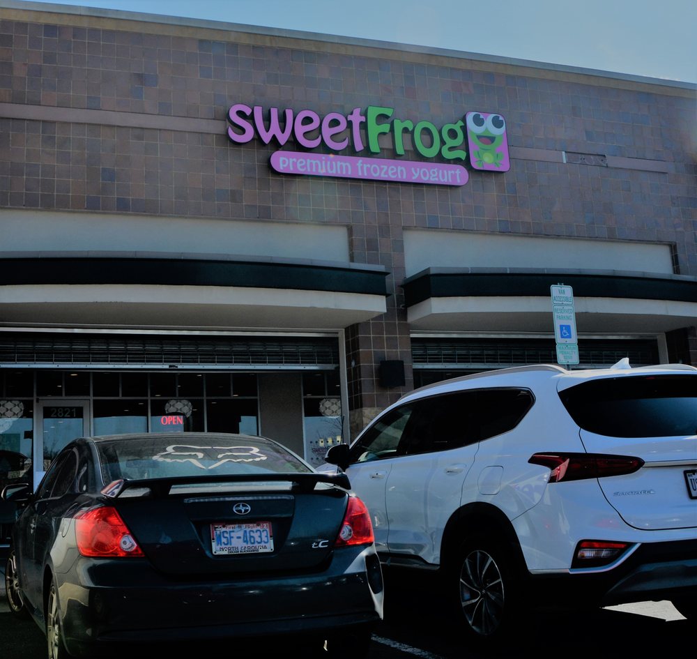 SWEETFROG PREMIUM FROZEN YOGURT Updated September 2024 12 Photos