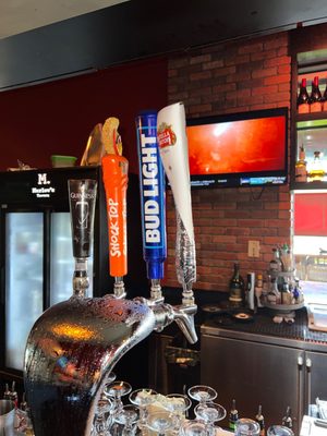 Marlow's Tavern by null