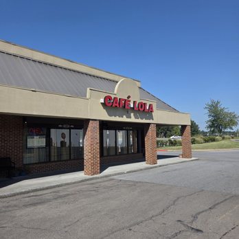 Cafe Lola - Restaurant in another stripmall.  ‍ - New American Near Me - Johnson City, Tennessee