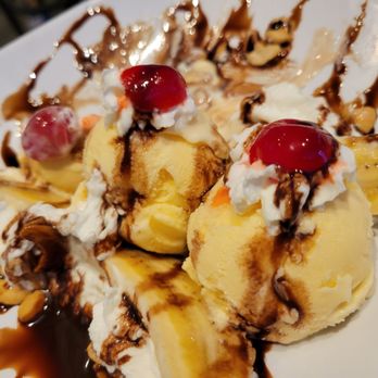 The Derby Room - Not pretty, but a banana split this ugly still goes down the hatch easily, or so I am told. - Horse Racing Near Me - Norco, California The Derby Room - Not pretty, but a banana split this ugly still goes down the hatch easily, or so I am told. - Horse Racing Near Me - Norco, California