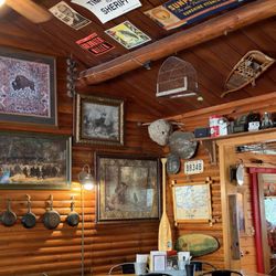 Trail Center Lodge - Dining area