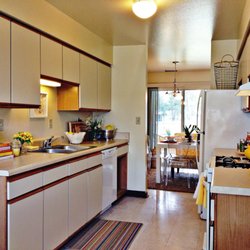Commando Village - Kitchen