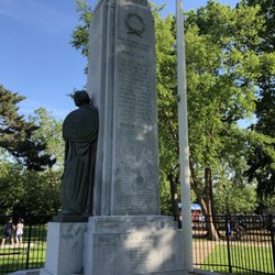 Main Memorial Park - Memorial dedicating Clifton's vets, showing WW1/WW2/Iraq casualties. (5/30/2018)