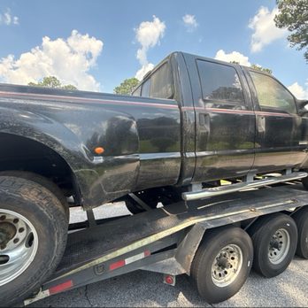 1. Neon Auto Transport