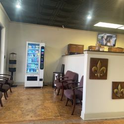 Evolve Hair Studio - Inside - Front