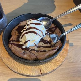 Skillet Chocolate Chip Cookie