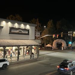 Yeah Buddy Pizza - View from the outside dining area