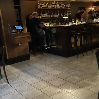 Nora Gray - people sitting at a bar - Italian Near Me - Montreal, Quebec