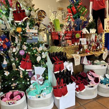 Emerald Coast Wine Cellars - Holiday gift ideas - Wine Tasting Room Near Me - Miramar Beach, Florida