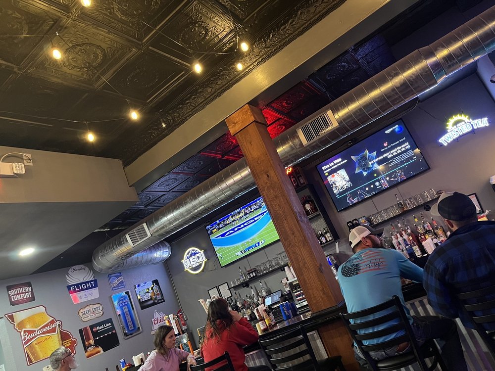 THE OLD MINE HOUSE Updated March 2024 12 Court Square