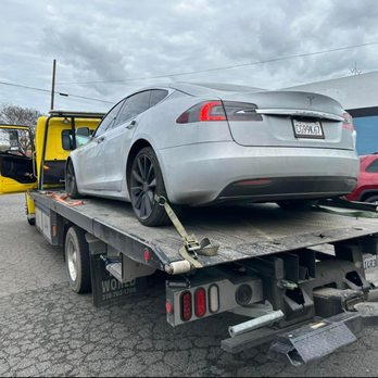 ST Towing - Towing Near Me - Sacramento, California ST Towing - Towing Near Me - Sacramento, California