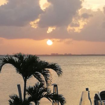 Tora Cancun - Sunset over the lagoon. - Japanese Near Me - Cancún, ROO Tora Cancun - Sunset over the lagoon. - Japanese Near Me - Cancún, ROO
